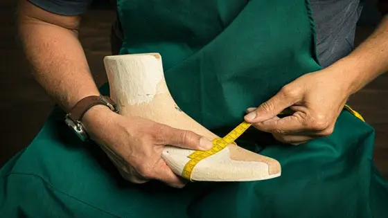 Maßanfertigung von orthopädischen Schuhen bei Bader Orthopädieschuhtechnik Hersbruck